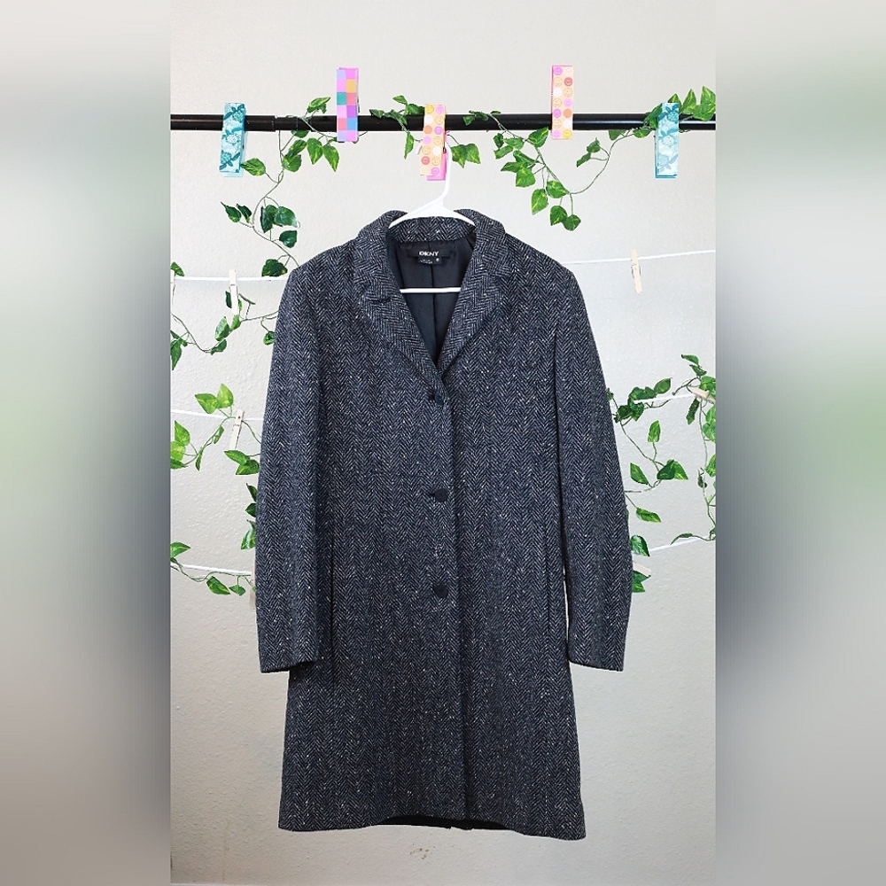 DKNY women's softshell jacket size 6